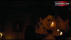 23. Rachel Weisz Lesbian Kiss – The Favourite