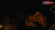 45. Rachel Weisz Lesbian Kiss – The Favourite
