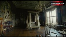 100. Rachel Weisz Cleavage – The Favourite