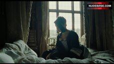 Rachel Weisz Cleavage – The Favourite