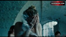 23. Emma Stone Public Bathing – The Favourite