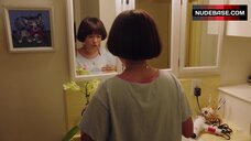 89. Maya Erskine Touches Her Self – Pen15