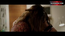 78. Jemima Kirke Lesbian Kiss – Wild Honey Pie!