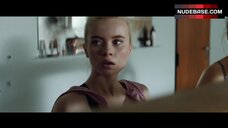 56. Sofie Albertine Foss Butt Flash – Battle