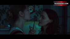 Madeline Brewer Lesbian Sex – Braid