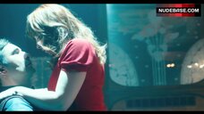 45. Vica Kerekes Sex in Chair – Muzi V Nadeji