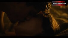 100. Synnove Karlsen Sexy Scene – Medici: Masters Of Florence