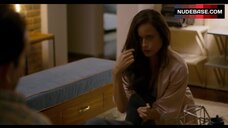 34. Frida Astrid Sexy Scene – Club De Cuervos