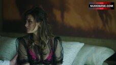 78. Frankie Shaw in Sexy Underwear – Smilf