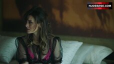 Frankie Shaw in Sexy Underwear – Smilf