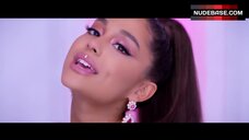 12. Ariana Grande Hot – 7 Rings
