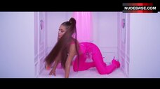 23. Ariana Grande Hot – 7 Rings
