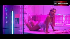78. Ariana Grande Hot – 7 Rings