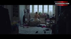 78. Sophie Nelisse Side Boob – Close