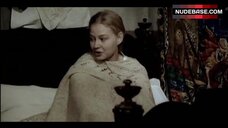 12. Olga Beryozkina Topless – Blagoslovite Zhenshchinu