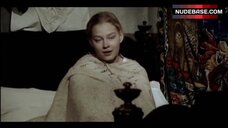 23. Olga Beryozkina Topless – Blagoslovite Zhenshchinu