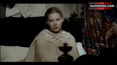 56. Olga Beryozkina Topless – Blagoslovite Zhenshchinu