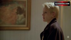 89. Kelly Mullis Shows Underwear – Nypd Blue
