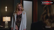 Caity Lotz in Sexy Underwear – Dc'S Legends Of Tomorrow