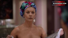 Catherine Zeta-Jones Shower Scene – Queen America