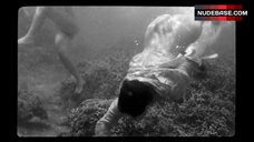 45. Full Naked Vimala Pons in Underwater – The Wild Boys