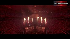 23. Taylor Swift Spread Legs – Taylor Swift : Reputation Stadium Tour