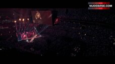 34. Taylor Swift Spread Legs – Taylor Swift : Reputation Stadium Tour