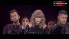 78. Taylor Swift Spread Legs – Taylor Swift : Reputation Stadium Tour