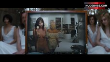 34. Stephanie Moore Full Frontal Nude – Under The Silver Lake