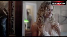 78. Penelope Mitchell Ass Exposed – Between Worlds