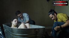 23. Gisselle Kuri in Bathtub – Diablero