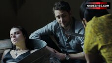 56. Gisselle Kuri in Bathtub – Diablero