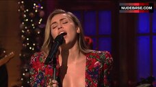 Miley Cyrus Hot – Saturday Night Live
