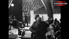 34. Joanna Kulig Decollete – Cold War