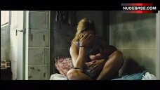 67. Martina Gusman Breast Feeding – Lion'S Den