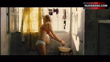67. Pregnant Martina Gusman in Underwear – Lion'S Den