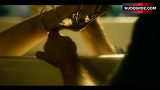 34. Siri Nase Bare Boobs – Parfum