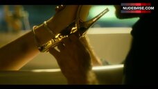 45. Siri Nase Bare Boobs – Parfum