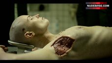 Friederike Becht Naked Boobs – Parfum