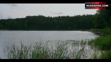 89. Blake Lively Ass Exposed – A Simple Favor