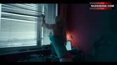 45. Anna Maria Muhe Flashes Underwear – Dogs Of Berlin