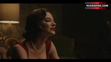 111. April Bowlby Cleavage – Titans