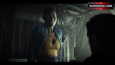 89. Jodie Smith Nipples Through Top – Nightflyers