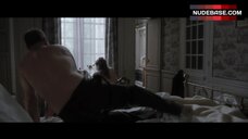 23. Izia Higelin Shows Tits – Rodin