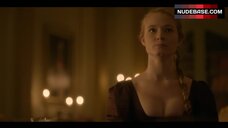 Lyla Porter-Follows Decollete – Frontier