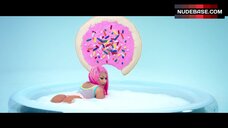 12. Nicki Minaj Shakes Her Butt – Good Form