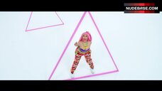 67. Nicki Minaj Shakes Her Butt – Good Form