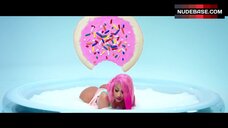 78. Nicki Minaj Shakes Her Butt – Good Form