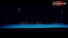 89. Nicki Minaj Shakes Her Butt – Good Form