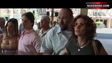 23. Julia Roberts No Bra – The Mexican